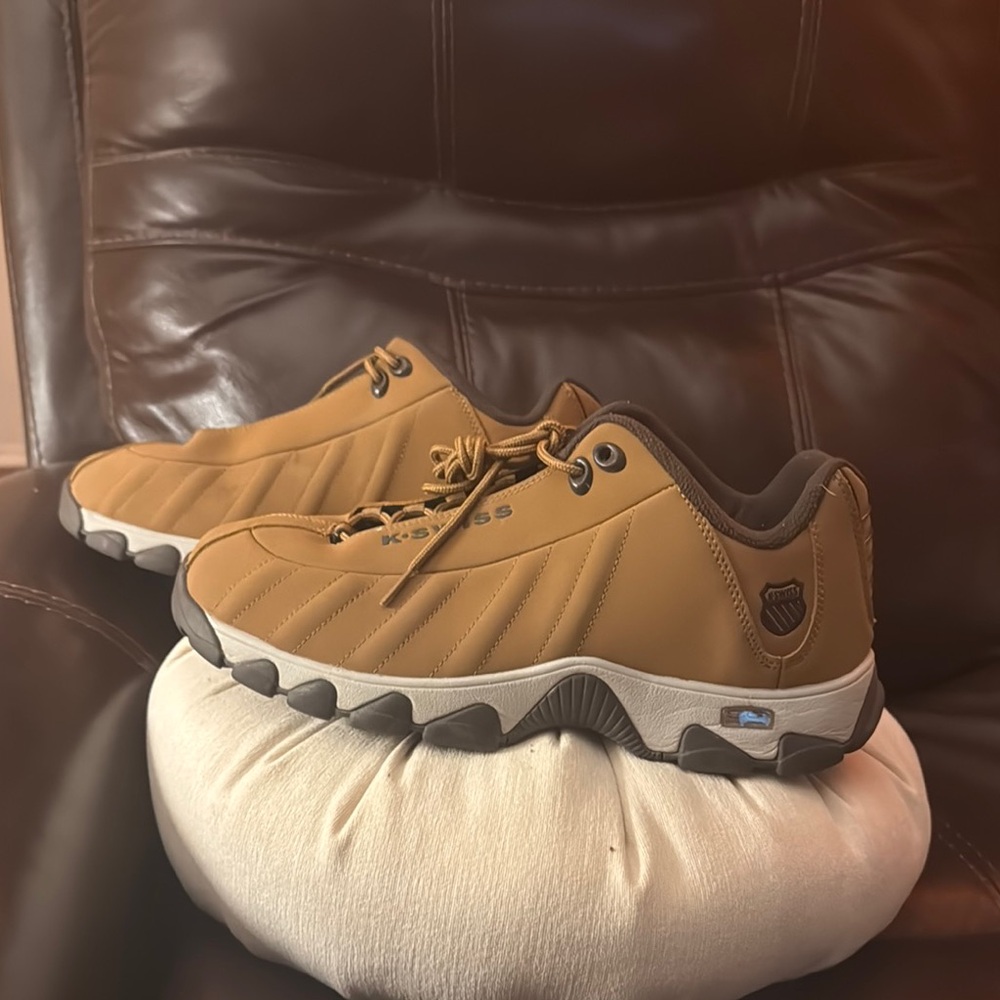 K-Swiss Men's Tan Sneakers